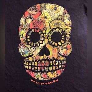 Duck Co Women’s Med Minnesota Black T-shirt Red Orange Floral Skull Gothic Cozy